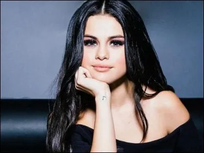 Quelle est son amie célèbre ?