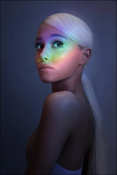 Dans son album ''Sweetener'' combien y a-t-il de titres ?