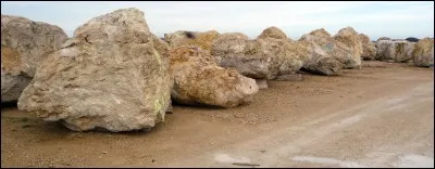 Dans quel pays se trouve le site de Stonehenge ?