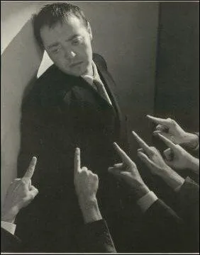 Premier film parlant ralis par Fritz Lang, j'ai pour personnage principal un assassin, jou par Peter Lorre. Qui suis-je?