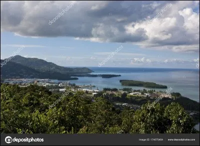 Quel est le nom de l'archipel se tenant au nord de Madagascar dont la capitale est Victoria ?