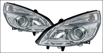 Combien a-t-elle de phares à l'avant ?