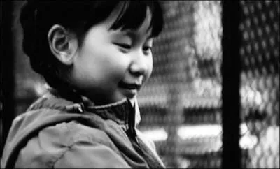 A la fin, que fait Jenna, sa petite voisine ?