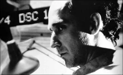 Le hros est obsd par la recherche de quoi exactement ?