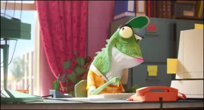 Pendant ce temps là, sa collègue Mme Crawley tape les affiches sur le clavier. Elle a perdu son oeil qui a atterri sur le clavier ! Du coup apparaît une erreur et quelle somme aura le/la gagnant(e) du concours ?