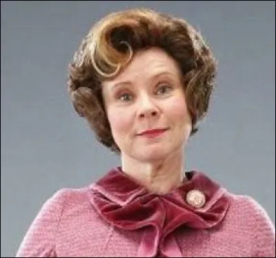 Quel métier Ombrage a-t-elle au ministère de la Magie ?