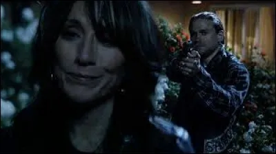 Pourquoi Jax assassine-t-il Gemma ?