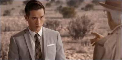 Dans la série Netflix "The Good Place", Jason Mendoza est un professeur d'éthique et de morale très intelligent.