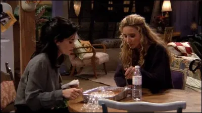 Monica fait des plats de lasagnes pour sa tante mais oublie de les faire végétariennes, à qui donne-t-elle des plats ?