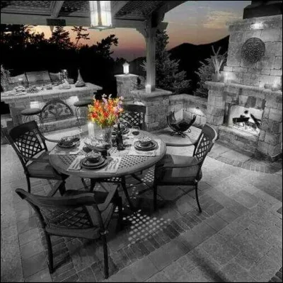 Vous êtes invité à dîner, qu'imposent les règles de bienséance ?