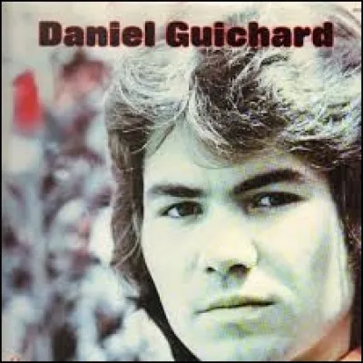 Daniel Guichard a interprété ''Chanson pour Anna'' en mémoire d'Anne Frank. Dans quelle ville s'est-elle cachée avant d'être arrêtée et déportée dans un camp nazi où elle mourut ?