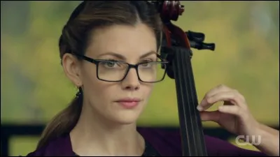 Comment s'appelait la professeure qui a été tuée par la Cagoule Noire ?