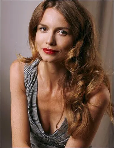 Saffron Burrows joue aux cts de Thomas Jane dans: