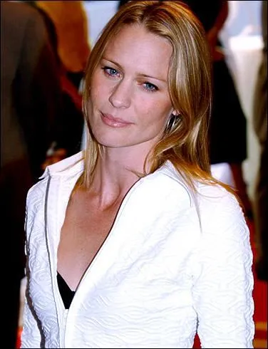 Marie  Sean Penn, rvle dans 'Santa Barbara', elle a jou avec Kevin Costner dans: