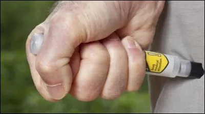 Le patient suivant est en train de subir un choc anaphylactique. Que faire ?