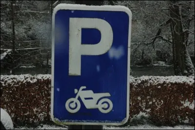 Ce panneau indique :