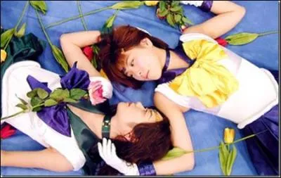 Qui sont les deux . . HOMO ?