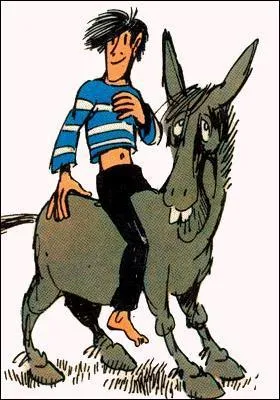 Quel personnage de Fred porte toujours un pull ray bleu et blanc et un pantalon noir ?