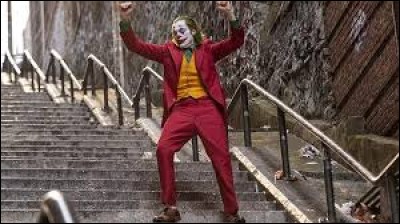Le film "Joker" a connu un succès fulgurant au box office mondial. _______________, le film a atteint, fin octobre 2019, les 850 millions de dollars de recettes cumulés.
