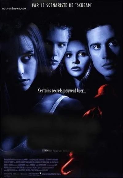 Quel est ce film o le tueur au crochet excute ses maldictions sur un groupe d' tudiants ?