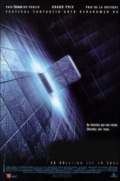 Quel est ce film o un groupe de 6 inconnus sont enferms dans des pices o se cachent des piges mortels ?