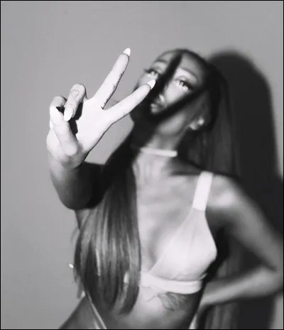 Avec quelle chanteuse a-t-elle chanté « Got her own » ?