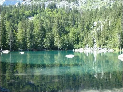 Qui est l'auteur de "La Jument verte" ?