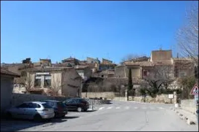 Je vous propose de partir en région P.A.C.A., à La Motte-d'Aigues. Commune du Luberon, elle se situe dans le département ...