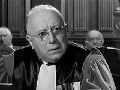 Il était le docteur Bertrand dans "Le Corbeau", Levase, le professeur d'art dramatique dans "Rendez-vous de juillet", l'abbé Roussard dans "Nous sommes tous des assassins" ; il a joué dans "Le Président" "Le Pacha"et, à la fin de sa carrière, il était le Garde des Sceaux dans "Section spéciale" : c'est ...