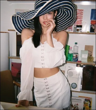 De quelle marque française, Jennie est-elle l'égérie ?