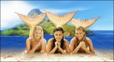 Quel est le nom d'une série australienne racontant l'histoire de trois adolescentes qui au contact de l'eau se transforment en sirènes ?