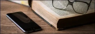 Tu perds ton téléphone dans ta chambre.