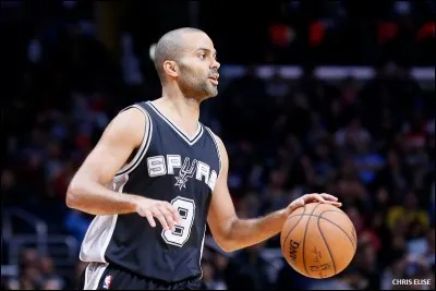 Le mot commence par "Es" :