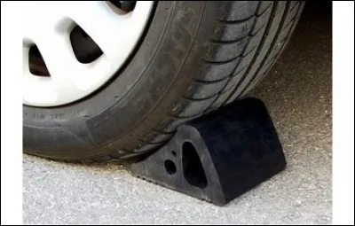 Le mot commence par "Es" :