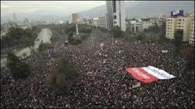 Quel a été l'événement déclencheur du soulèvement populaire au Chili ?