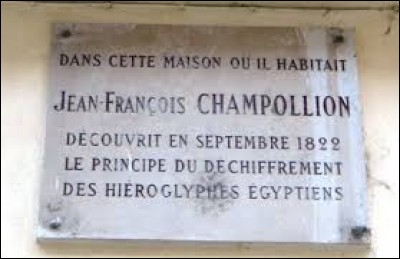 Je me souviens que les "Noctambules" et le "Quartier Latin" rue Champollion à Paris étaient...