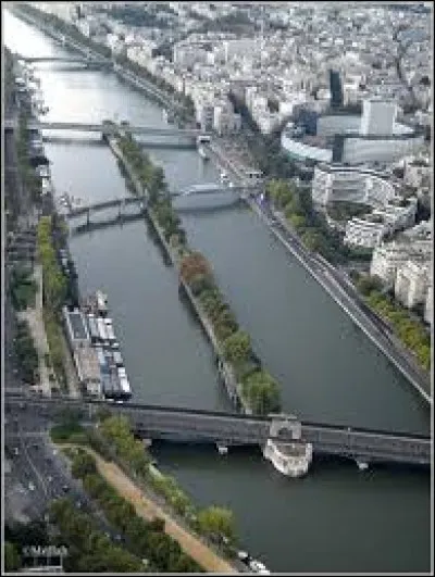 Comment appelle-t-on cette île en plein milieu de Paris ?