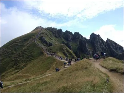 Dans quel département se trouve le Puy de Sancy, point culminant du Massif central ?