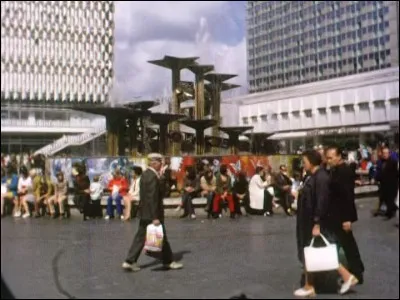 Combien d'habitants la RDA compte-t-elle au début des années 1980 ?