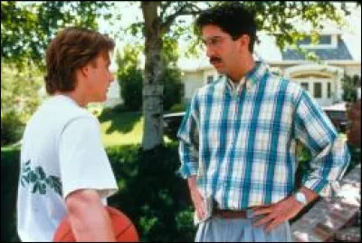 Le film "Un élève doué" est une adapté d'une nouvelle de Stephen King qui porte le même nom. Quel acteur incarne le rôle du nazi Kurt Dussander dans cette adaptation ?