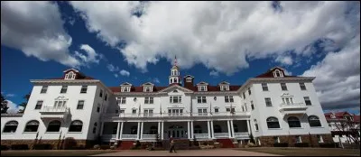 Cet hôtel présumé hanté a inspiré Stephen King pour l'écriture de Shining, l'un de ses plus grands romans :