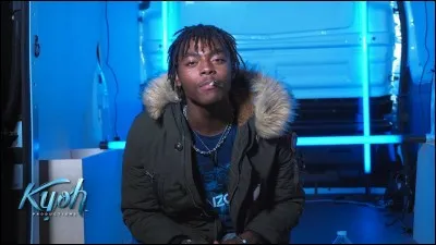 Qui cite-t-il dans pratiquement tous ses albums ?