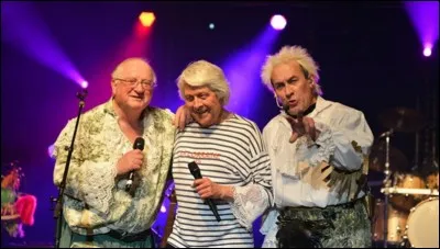 Tri Yann va faire connaître ''Dans les prisons de Nantes'' au grand public. Quelles étranges paroles sont prononcées dans cette chanson ?