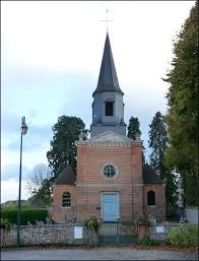 Voici l'église Saint-Julien de Bois-Normand-près-Lyre. Commune Euroise, elle se situe dans l'ancienne région ...