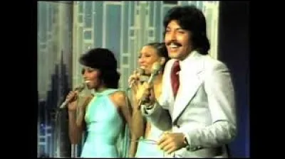 ''Tie a Yellow Ribbon Round the Ole Oak Tree'' est un titre de Tony Orlando & Dawn. En 1975, qui chantera la version française sous le titre ''Accroche un ruban'' ?