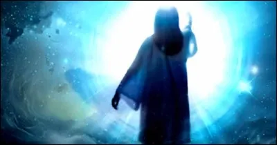 Pendant ce temps, il m'est arrivé une chose inexpliquée. J'ai aperçu un tunnel avec, à l'extrémité, une lumière blanche et aveuglante m'attirant vers elle. Au bout, un homme, habillé en blanc me fait voir ce que les secours font avec moi : ils m'administrent des médicaments, me font un massage cardiaque... Comment s'appelle ce phénomène ?