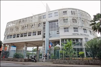 N'ayant pas l'âge requis pour un placement en garde à vue, les mineurs concernés ont été convoqués au commissariat pour s'expliquer sur les faits. Ils peuvent être défendus par un...