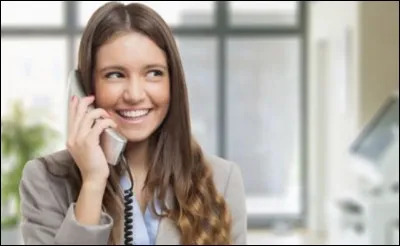 Bonne nouvelle ! Tu reçois un appel téléphonique t'annonçant que tu es prise pour un film qui sera connu. Que fais-tu ?