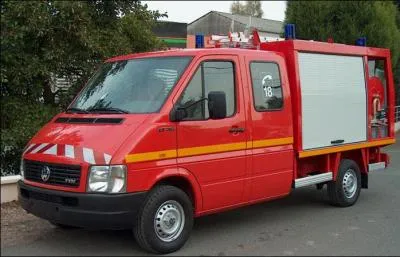 Ce vhicule polyvalent quipe les petits centres de secours en attendant des moyens supplmentaires. Quel est son nom ?