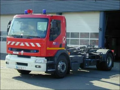 Ce vhicule permet lors d'une intervention de transporter le matriel demand (eau, dblaiement, PMA...). Comment se nomme-t-il ?